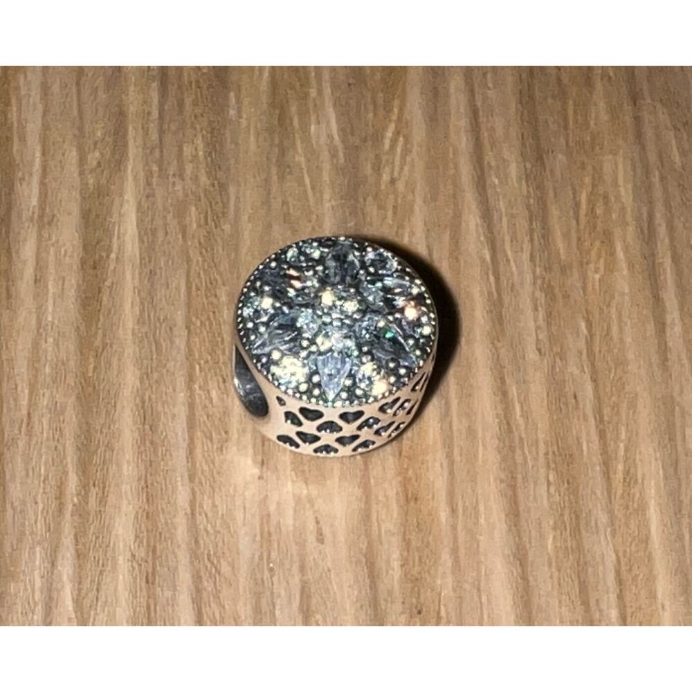 Authentic Pandora Moments Radiant Bloom Charm Bead Silver 925 ALE 791762CZ